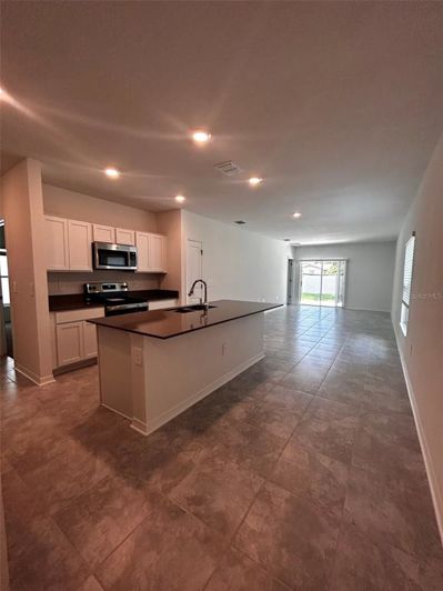 Image No.9-3 Bed Property for sale