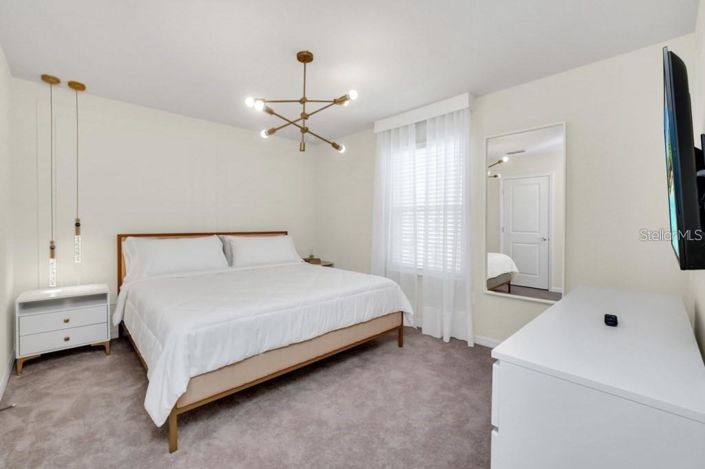 Image No.19-10 Bed Property for sale