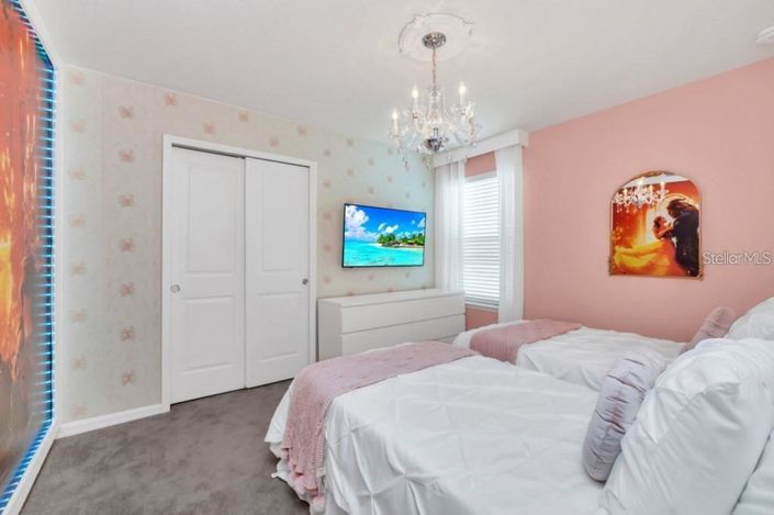 Image No.23-10 Bed Property for sale