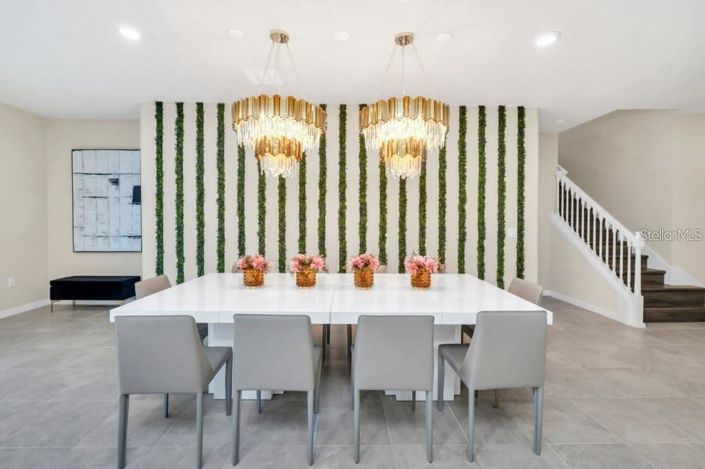 Image No.3-10 Bed Property for sale