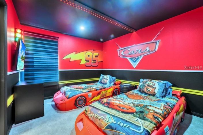 Image No.33-10 Bed Property for sale