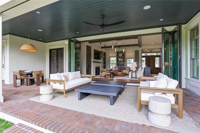 Image No.15-5 Bed Property for sale