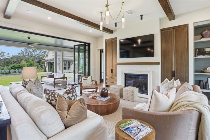 Image No.20-5 Bed Property for sale