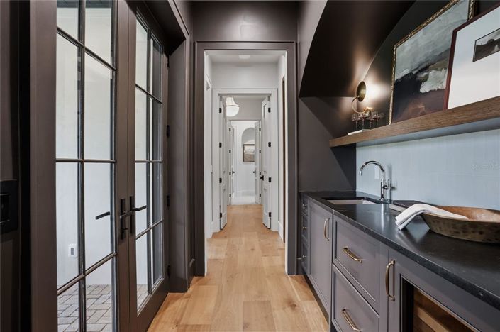 Image No.22-5 Bed Property for sale