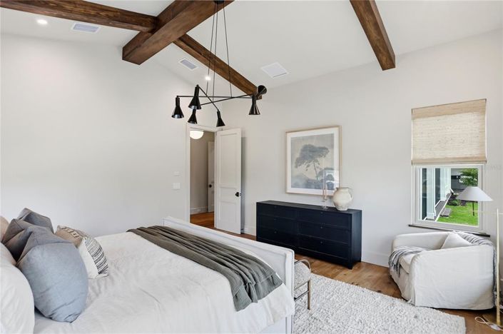 Image No.27-5 Bed Property for sale