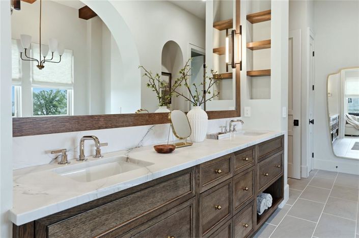 Image No.31-5 Bed Property for sale