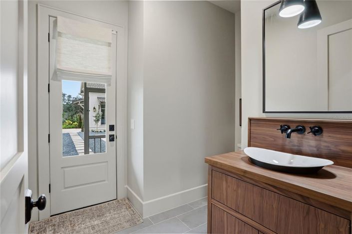 Image No.37-5 Bed Property for sale