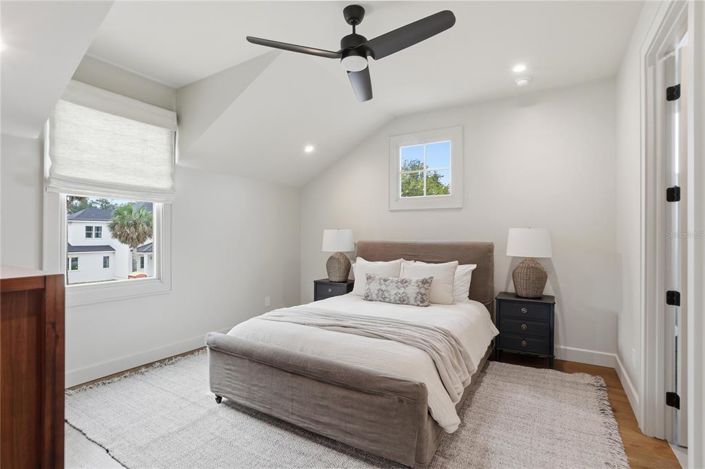 Image No.44-5 Bed Property for sale