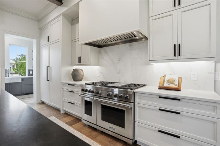 Image No.7-5 Bed Property for sale