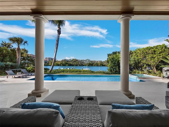 Image No.12-4 Bed Property for sale