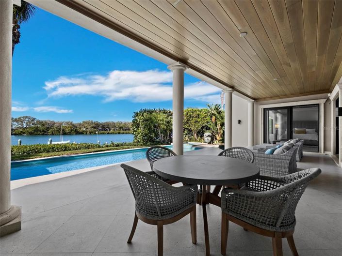 Image No.13-4 Bed Property for sale