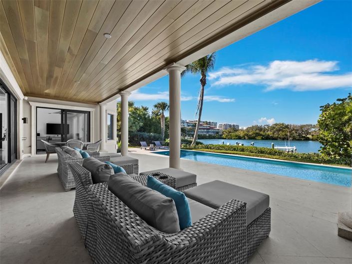 Image No.14-4 Bed Property for sale