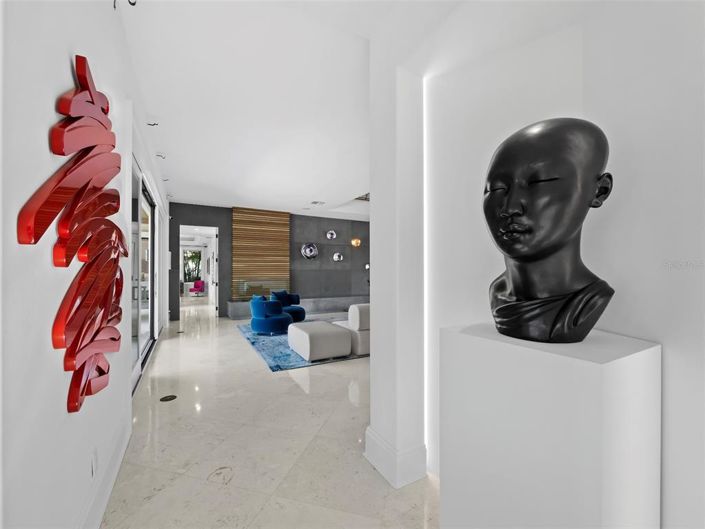 Image No.17-4 Bed Property for sale