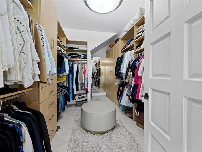 Image No.29-4 Bed Property for sale