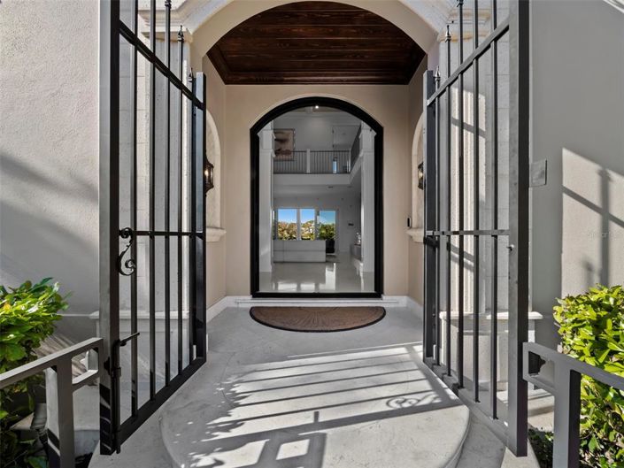 Image No.5-4 Bed Property for sale