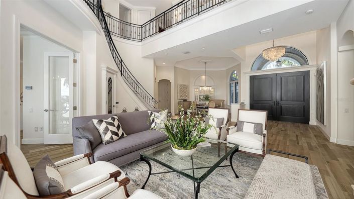 Image No.21-5 Bed Property for sale