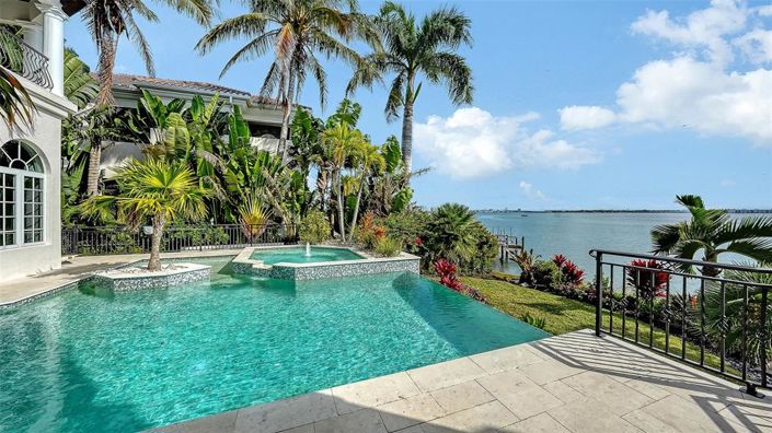 Image No.26-5 Bed Property for sale