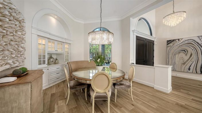 Image No.31-5 Bed Property for sale