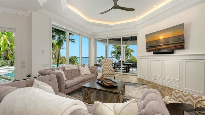 Image No.34-5 Bed Property for sale