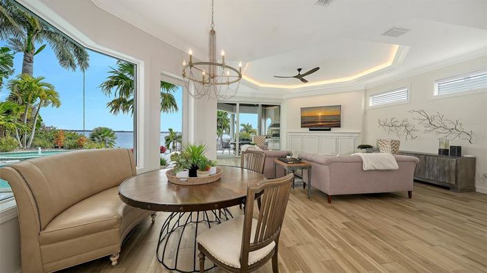 Image No.36-5 Bed Property for sale