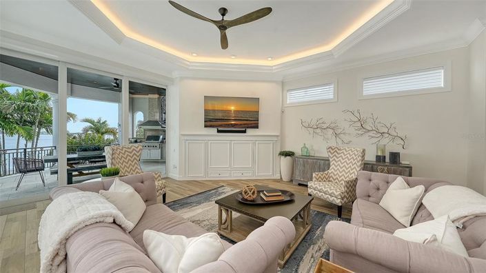 Image No.37-5 Bed Property for sale