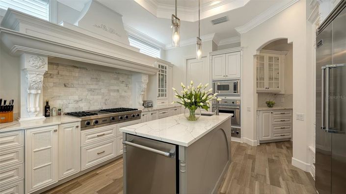 Image No.42-5 Bed Property for sale