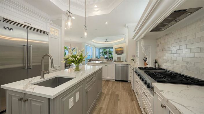 Image No.44-5 Bed Property for sale