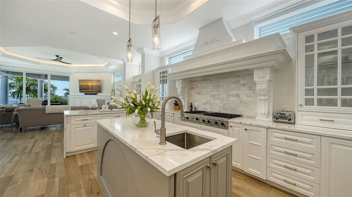 Image No.45-5 Bed Property for sale