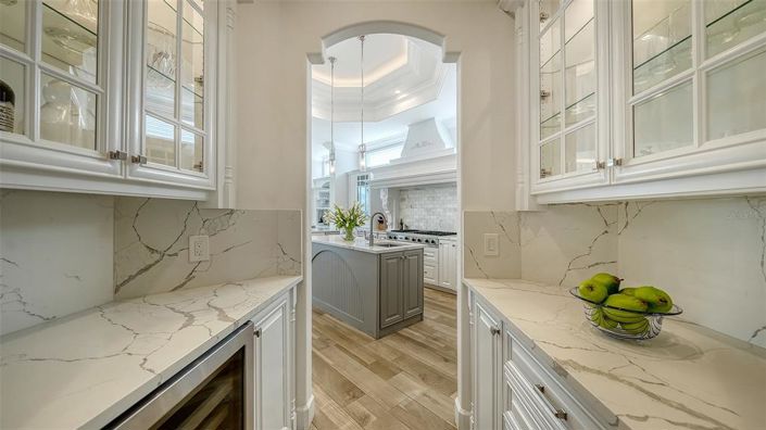 Image No.48-5 Bed Property for sale