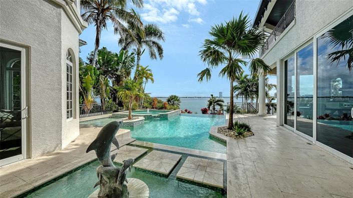 Image No.53-5 Bed Property for sale