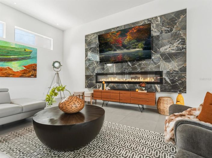 Image No.10-4 Bed Property for sale