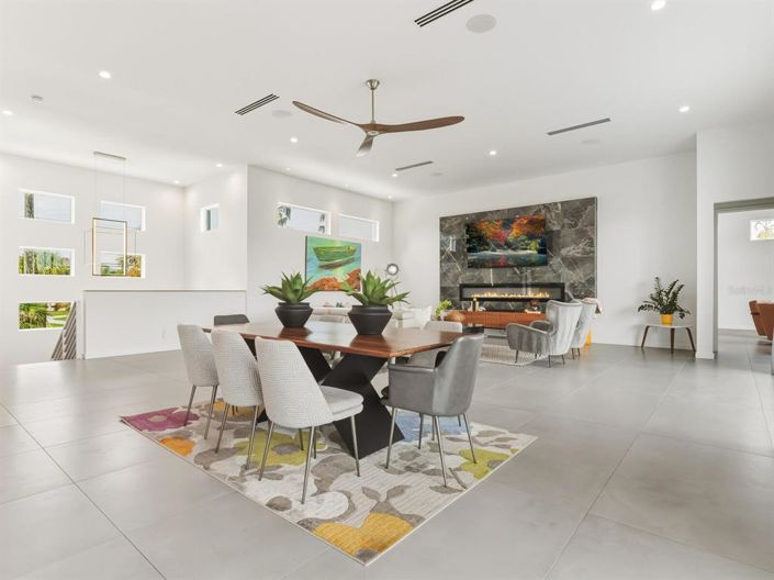 Image No.11-4 Bed Property for sale