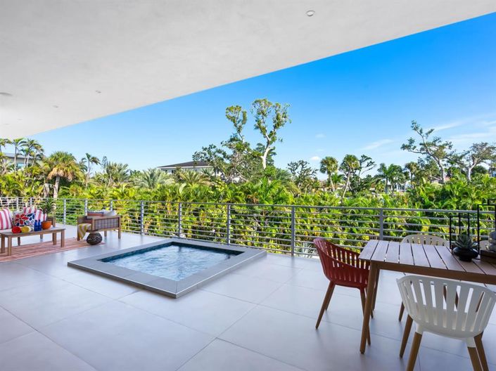 Image No.17-4 Bed Property for sale