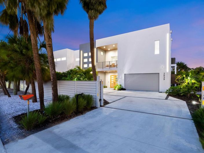 Image No.39-4 Bed Property for sale