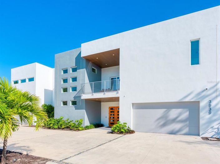 Image No.49-4 Bed Property for sale