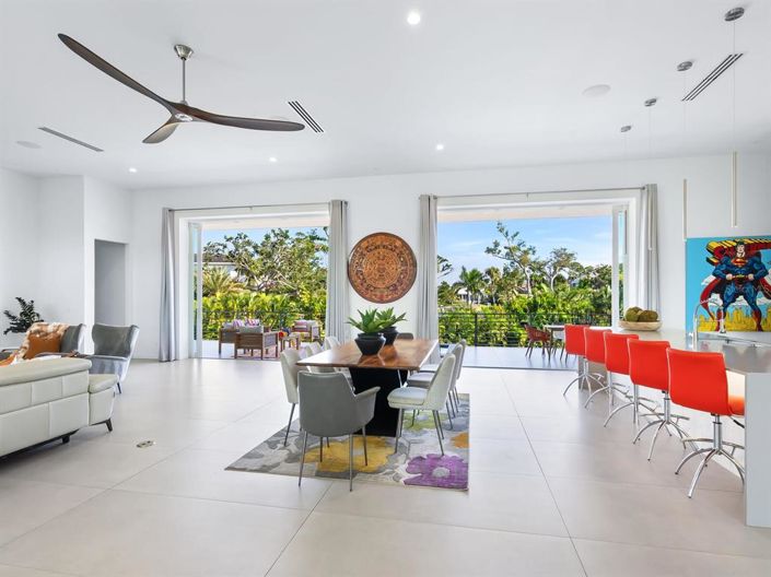 Image No.8-4 Bed Property for sale