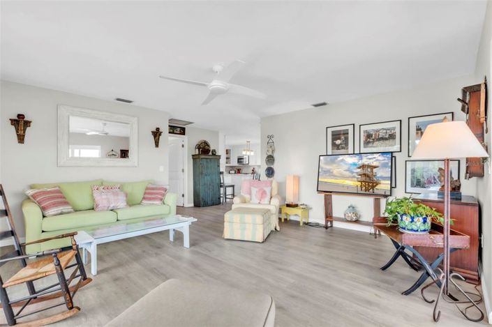 Image No.12-2 Bed Property for sale