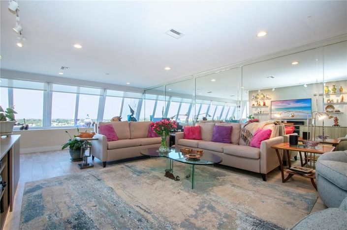 Image No.11-2 Bed Property for sale