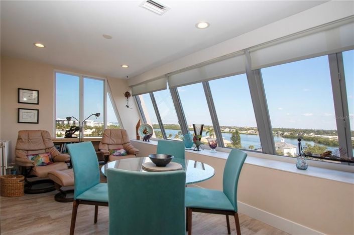 Image No.17-2 Bed Property for sale