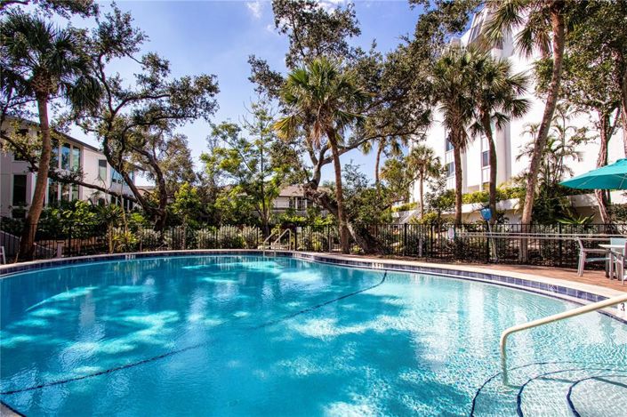 Image No.42-2 Bed Property for sale