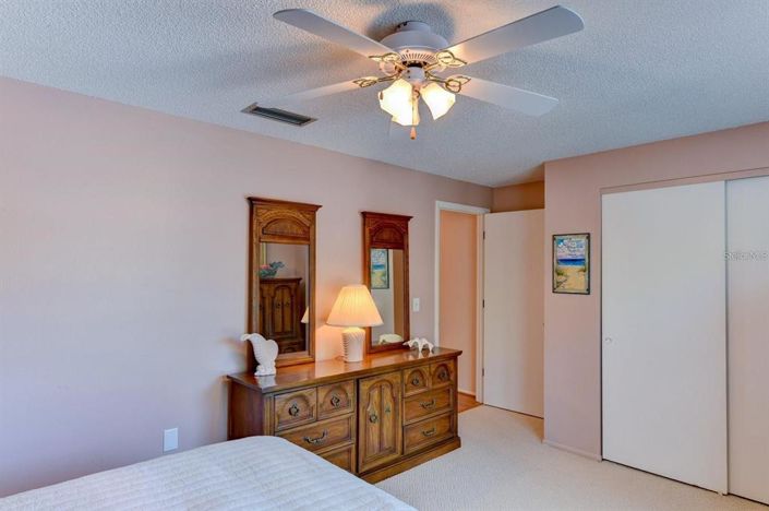 Image No.12-4 Bed Property for sale