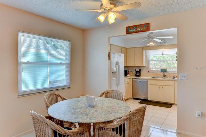 Image No.4-4 Bed Property for sale