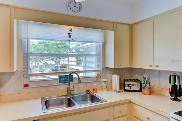 Image No.5-4 Bed Property for sale