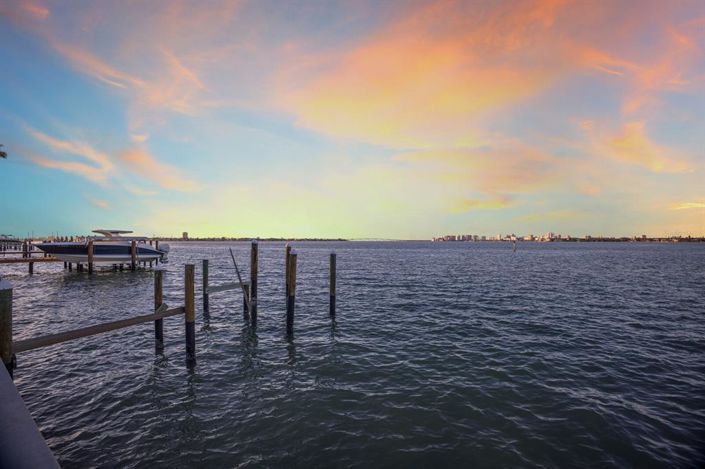 Image No.11-3 Bed Property for sale