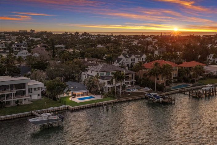 Image No.22-3 Bed Property for sale