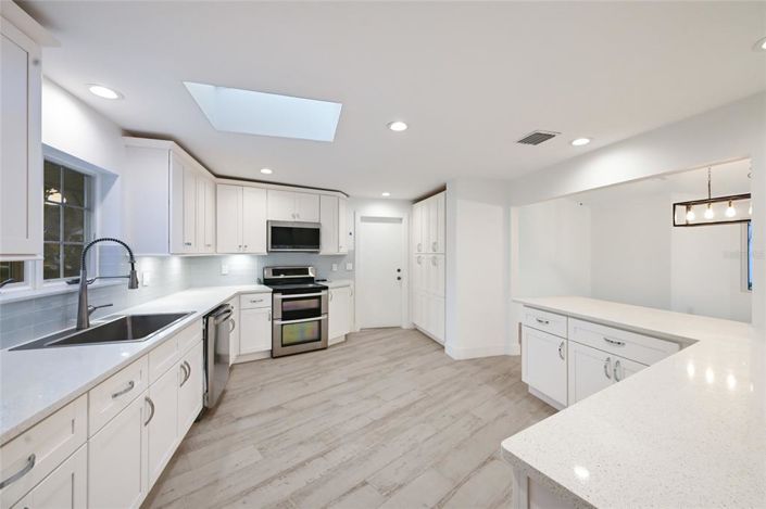 Image No.42-3 Bed Property for sale