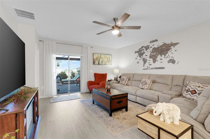 Image No.38-5 Bed Property for sale