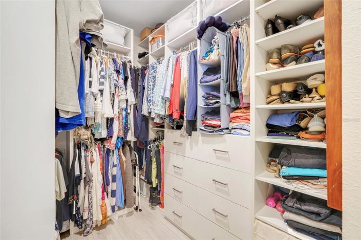 Image No.46-5 Bed Property for sale