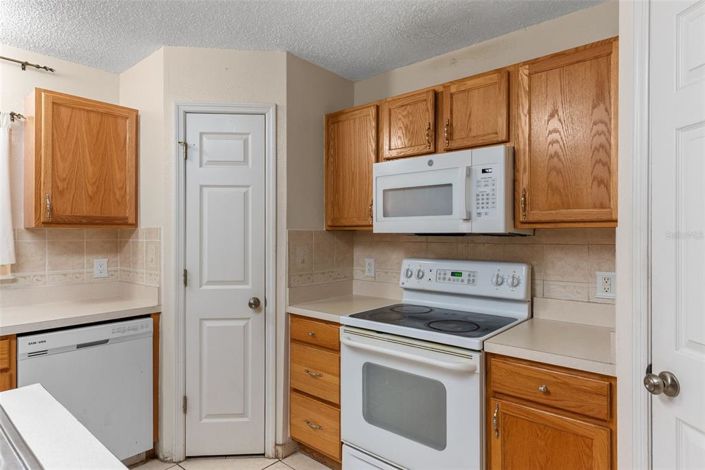 Image No.10-4 Bed Property for sale