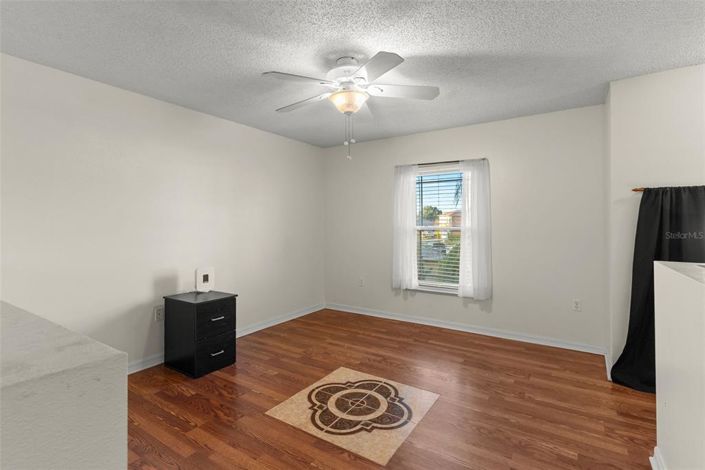 Image No.13-4 Bed Property for sale